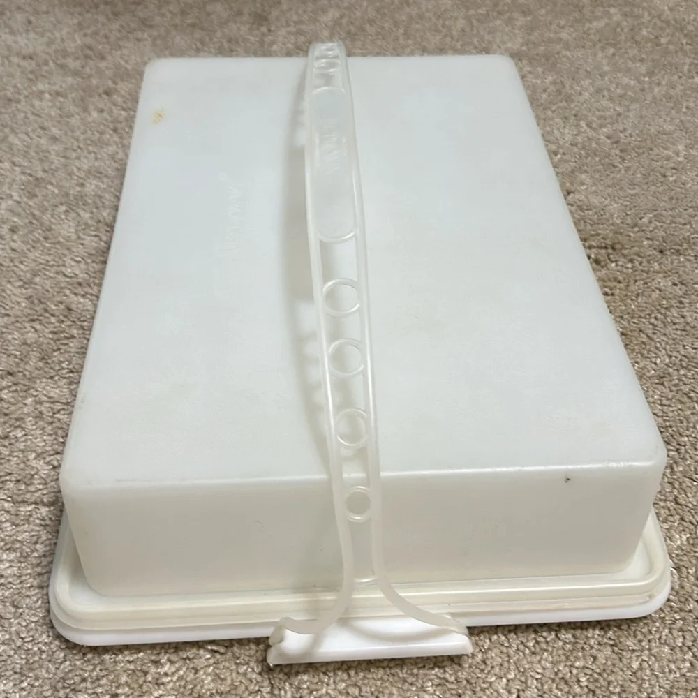 Vintage Tupperware white Cake Carrier Rectangular With Handle